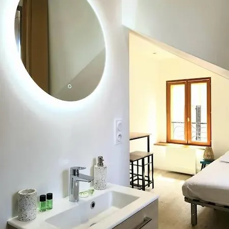 Apartment Sous Les Toits Du Vieil *