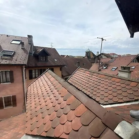Sous Les Toits Du Vieil Apartment *
